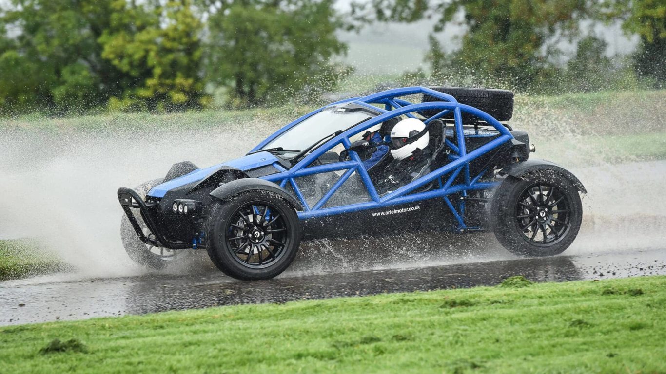 ariel-nomad-massive-splash-at-rally-school-ireland