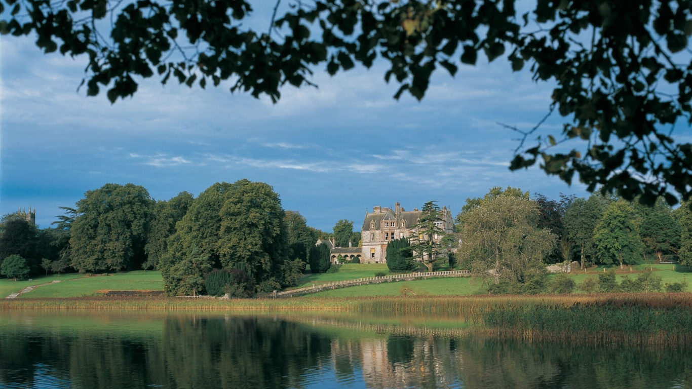 iconic-castle-leslie-estate