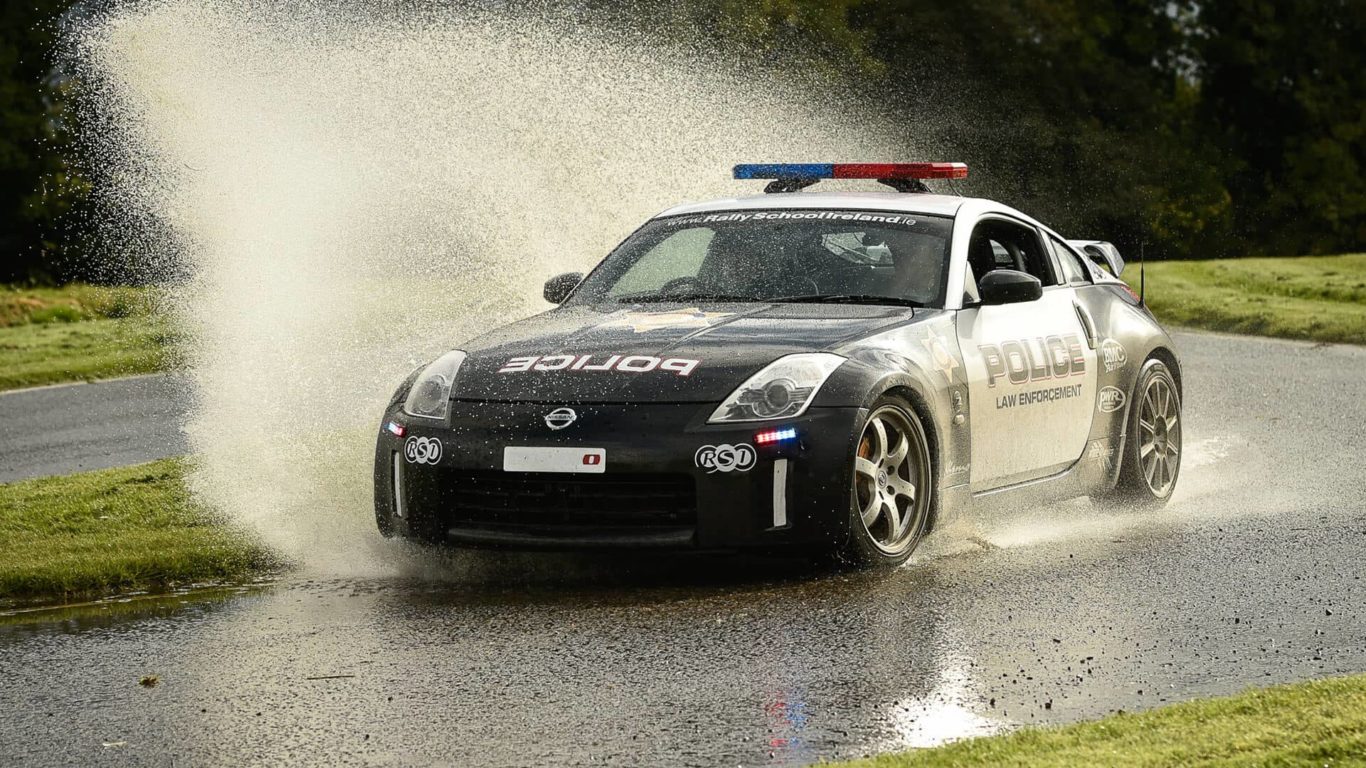 nissan-350z-massive-splash-at-rally-school-ireland
